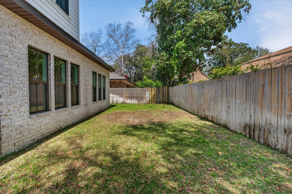 6 Plantation Oaks Dr, Mary Esther, FL 32569