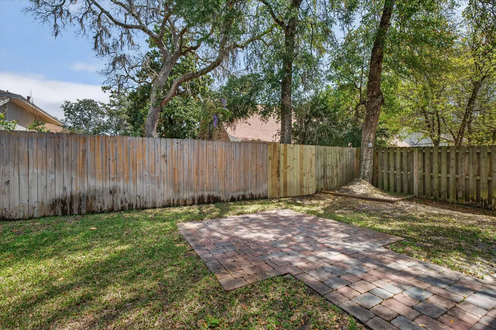 6 Plantation Oaks Dr, Mary Esther, FL 32569