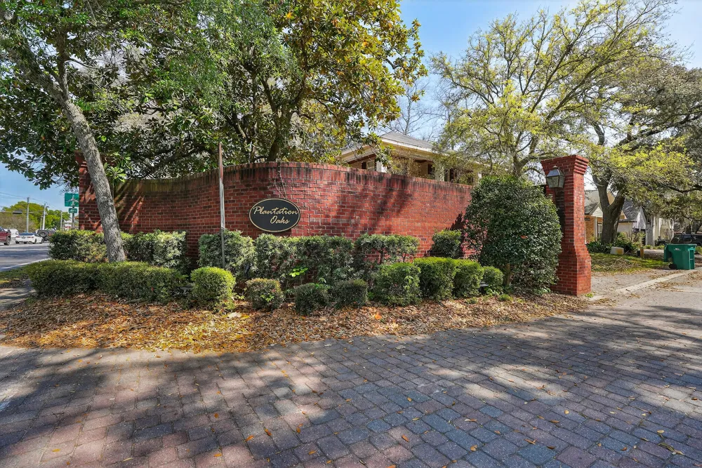 6 Plantation Oaks Dr, Mary Esther, FL 32569