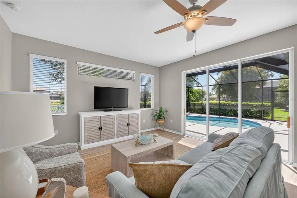 13332 Purple Finch Circle, Lakewood Ranch, FL 34202