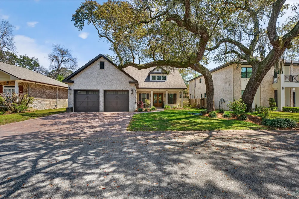 6 Plantation Oaks Dr, Mary Esther, FL 32569