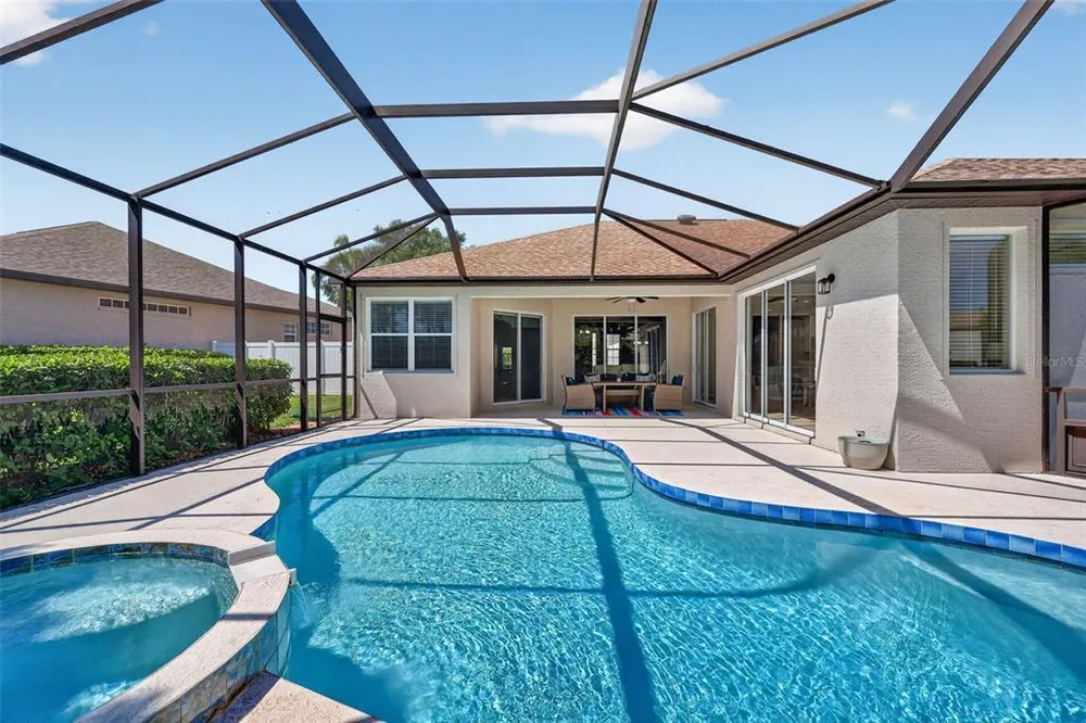 13332 Purple Finch Circle, Lakewood Ranch, FL 34202