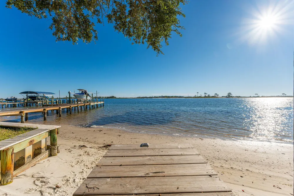 6 Plantation Oaks Dr, Mary Esther, FL 32569