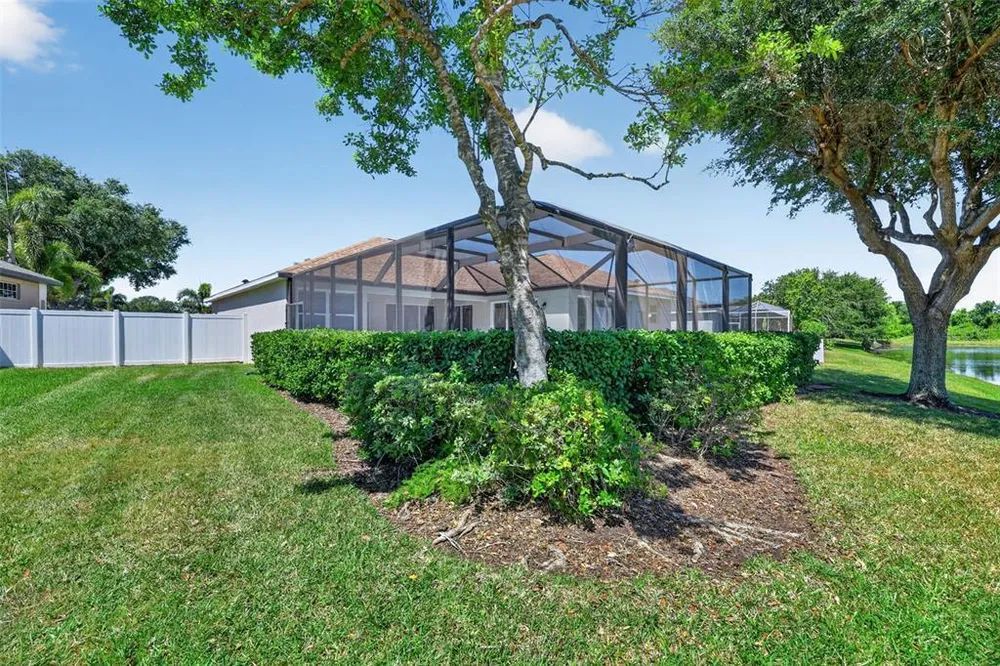 13332 Purple Finch Circle, Lakewood Ranch, FL 34202
