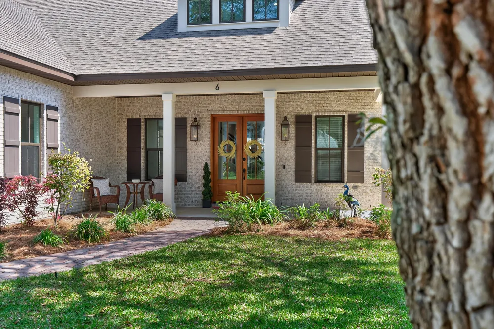 6 Plantation Oaks Dr, Mary Esther, FL 32569