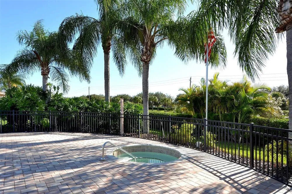 4153 Entrada Ct, Sarasota, FL 34238