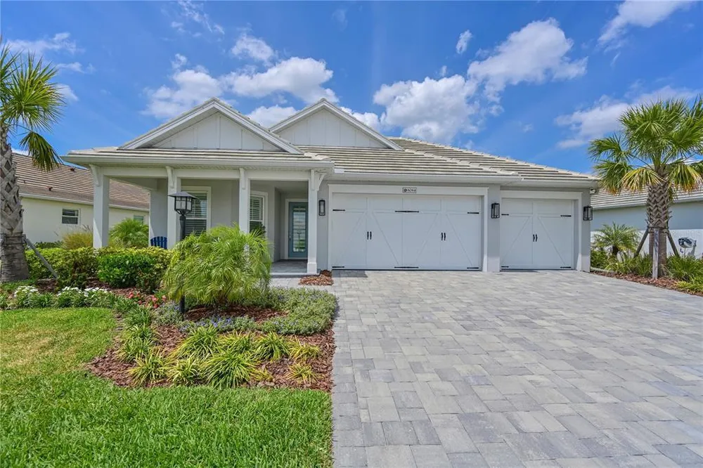 8084 Slipway Dr, Sarasota, FL 34240