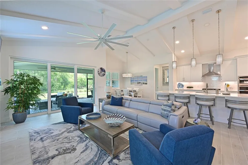 8084 Slipway Dr, Sarasota, FL 34240