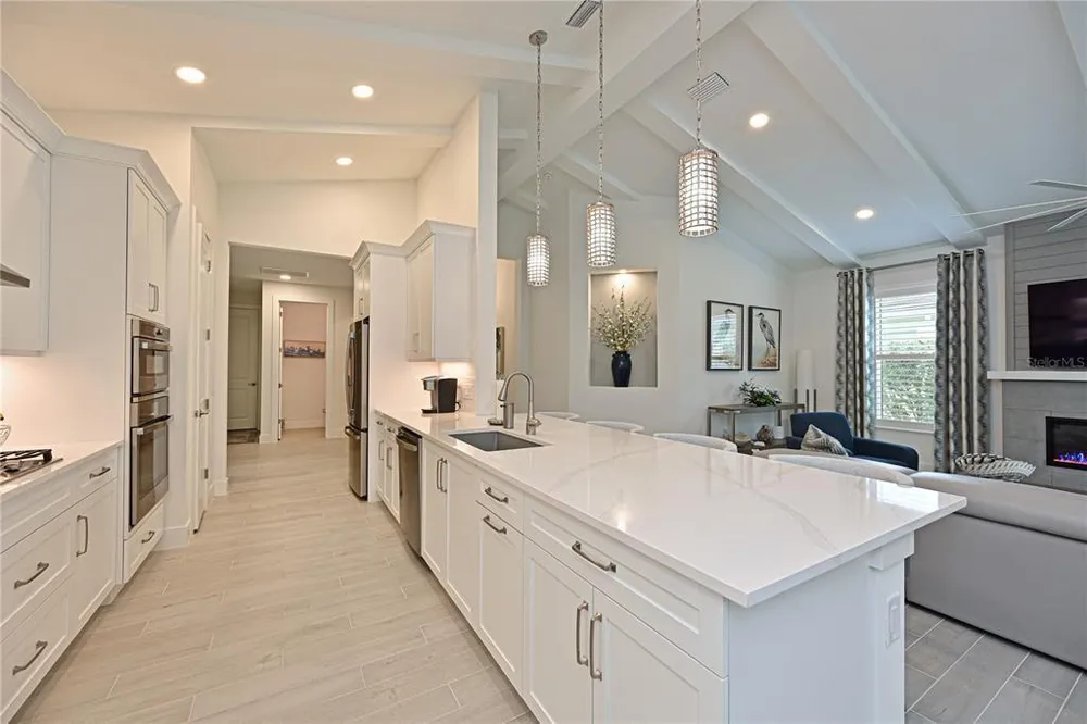 8084 Slipway Dr, Sarasota, FL 34240