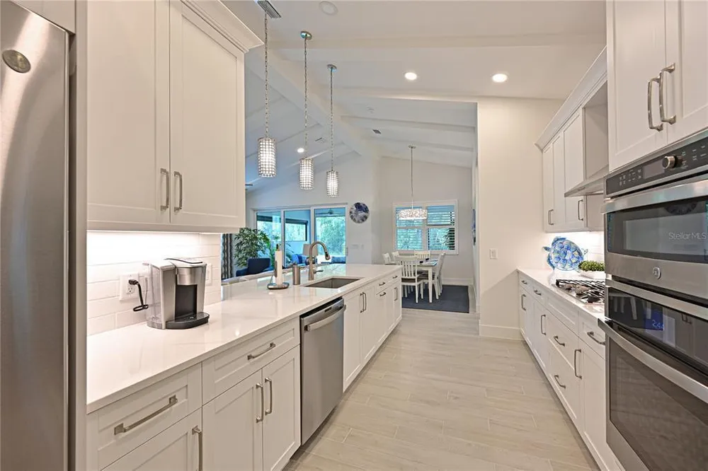 8084 Slipway Dr, Sarasota, FL 34240