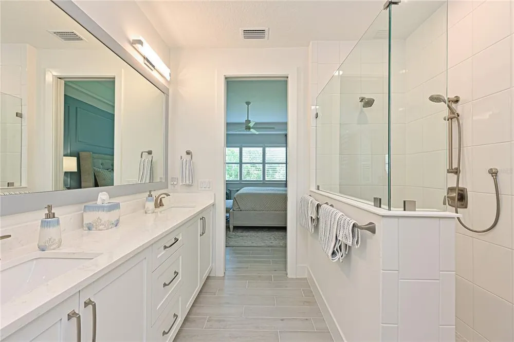 8084 Slipway Dr, Sarasota, FL 34240