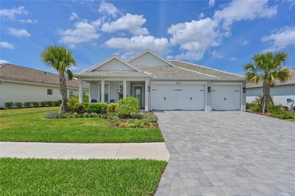 8084 Slipway Dr, Sarasota, FL 34240