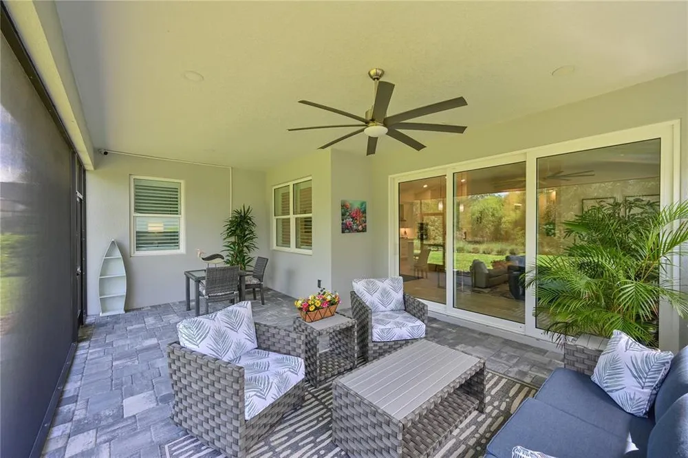 8084 Slipway Dr, Sarasota, FL 34240