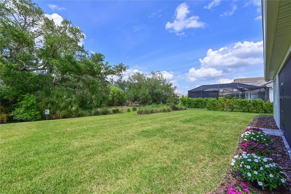 8084 Slipway Dr, Sarasota, FL 34240