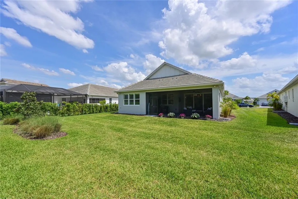 8084 Slipway Dr, Sarasota, FL 34240