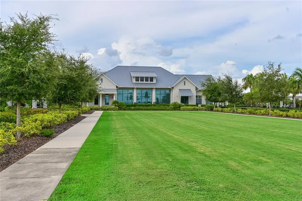8084 Slipway Dr, Sarasota, FL 34240