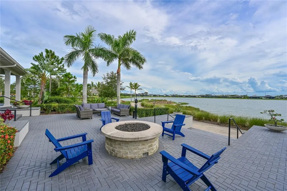 8084 Slipway Dr, Sarasota, FL 34240