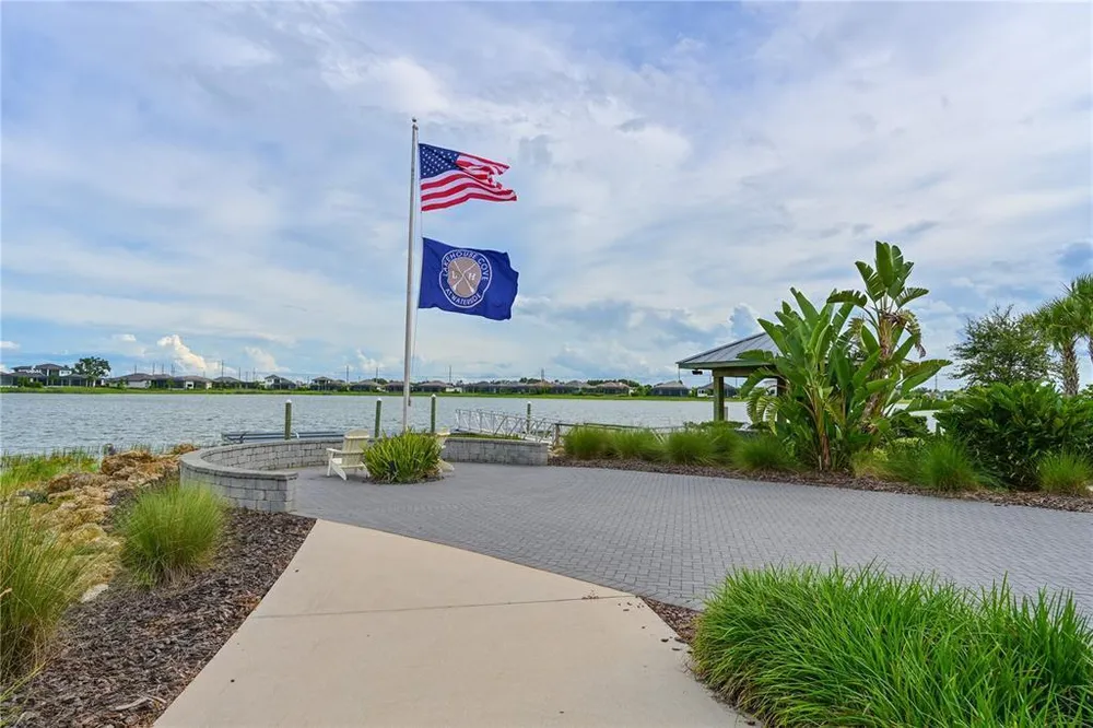 8084 Slipway Dr, Sarasota, FL 34240