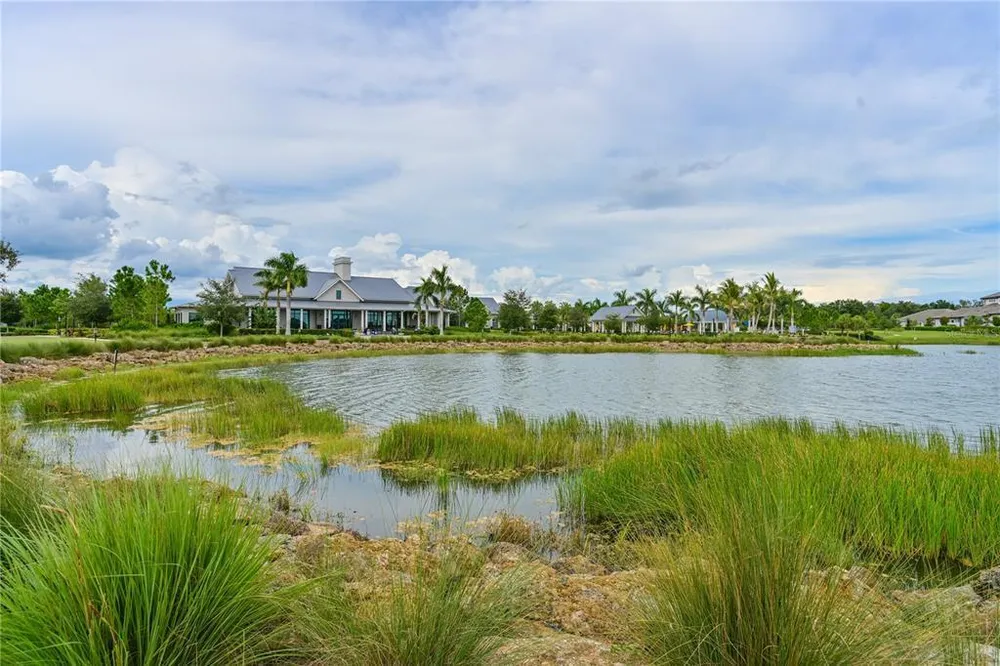 8084 Slipway Dr, Sarasota, FL 34240