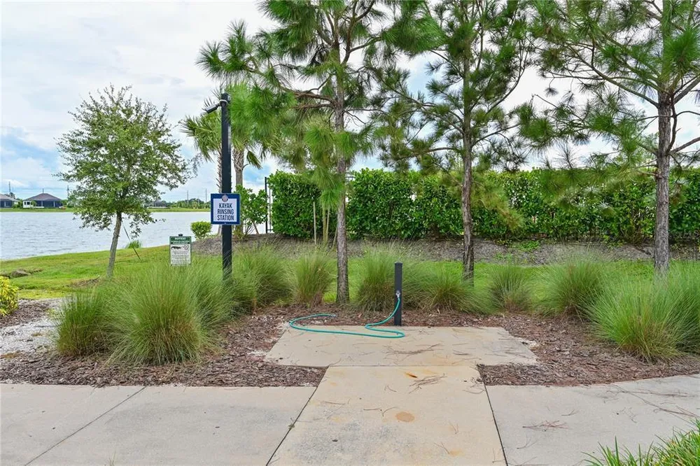 8084 Slipway Dr, Sarasota, FL 34240