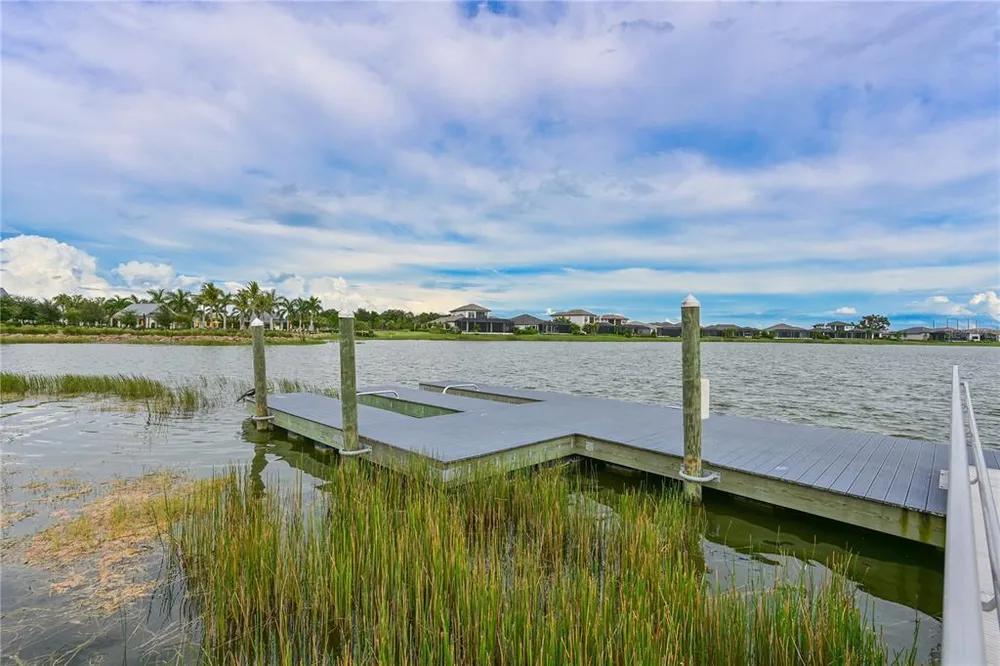 8084 Slipway Dr, Sarasota, FL 34240