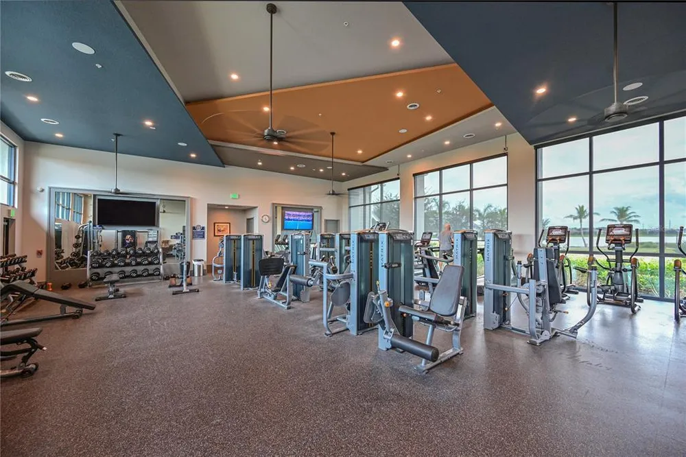 8084 Slipway Dr, Sarasota, FL 34240