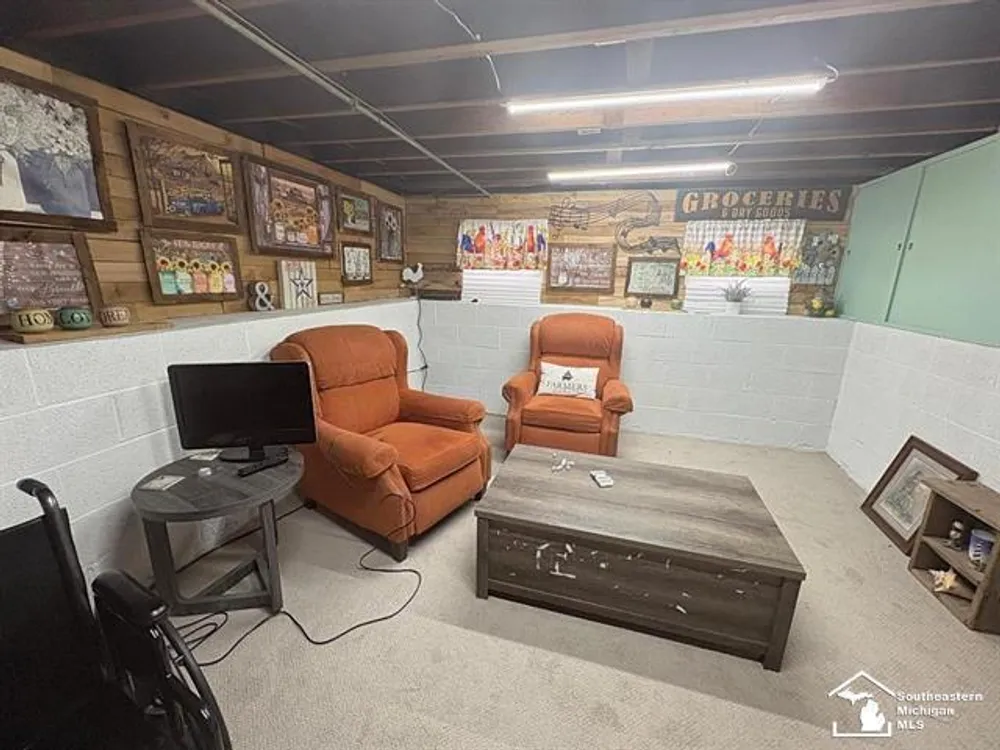 317 E 5th St, Monroe, MI 48161