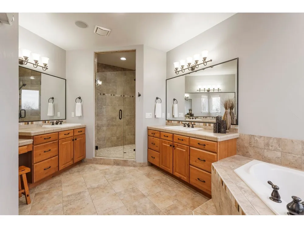 8712 Portico Ln, Longmont, CO 80503