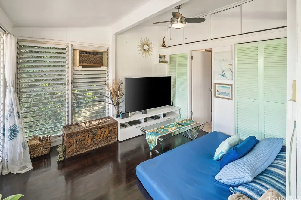 1834 St Louis Dr, Honolulu, HI 96816