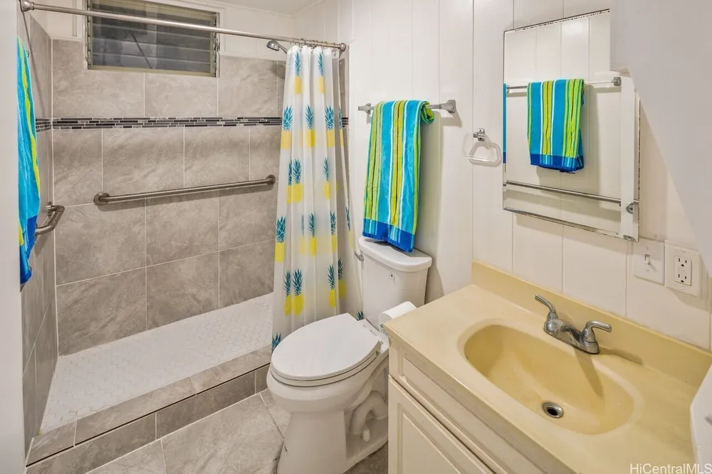 1834 St Louis Dr, Honolulu, HI 96816