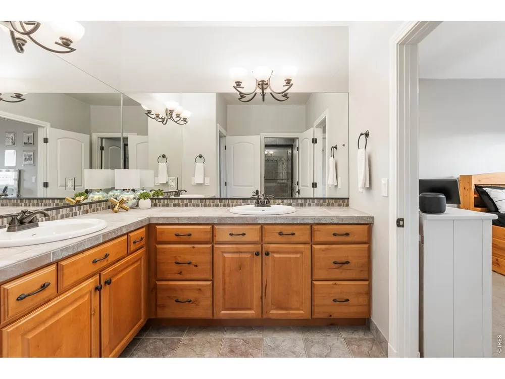 8712 Portico Ln, Longmont, CO 80503