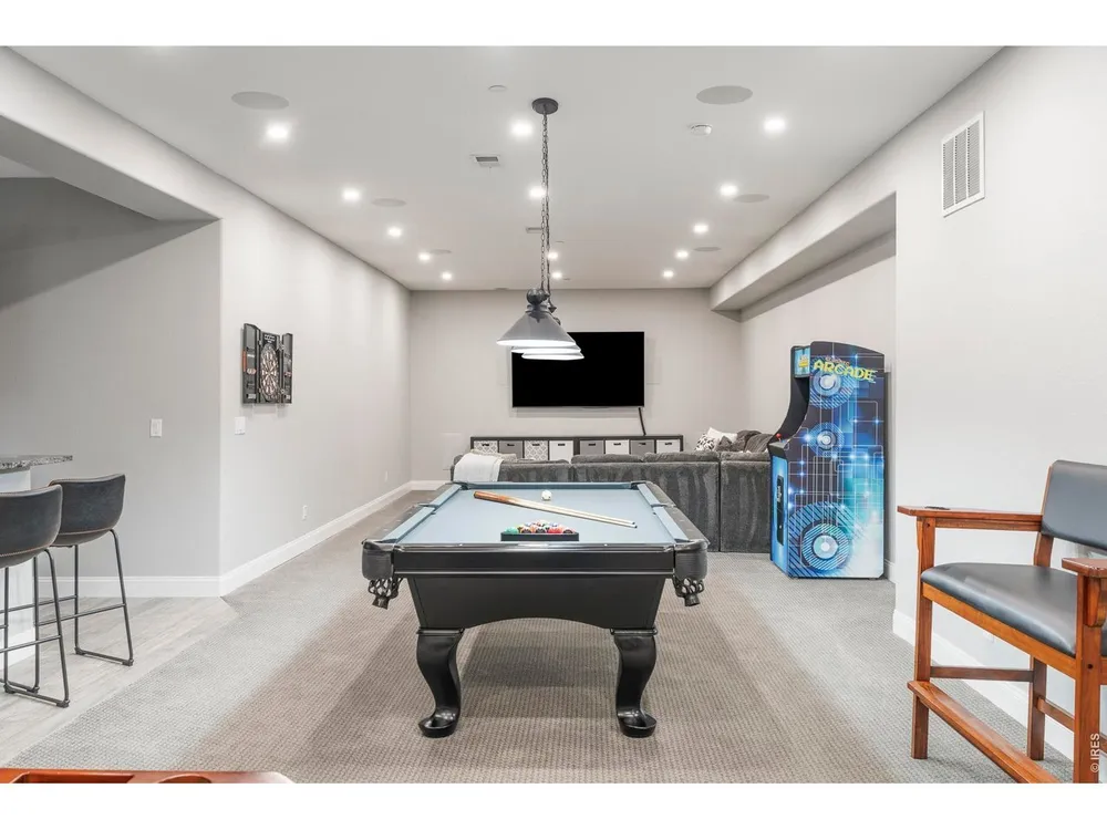 8712 Portico Ln, Longmont, CO 80503