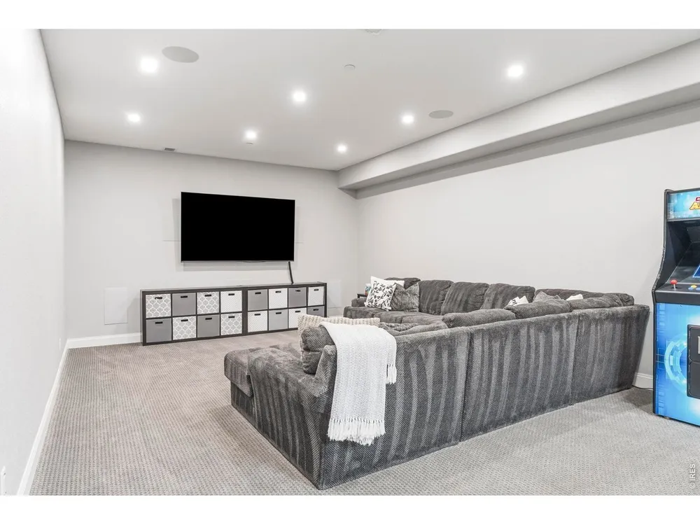 8712 Portico Ln, Longmont, CO 80503