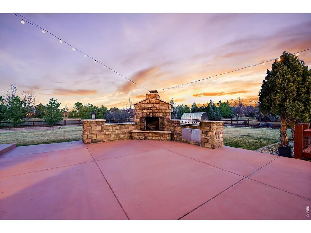 8712 Portico Ln, Longmont, CO 80503