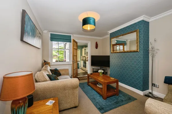 Epsom Road, Leatherhead, Surrey, KT22