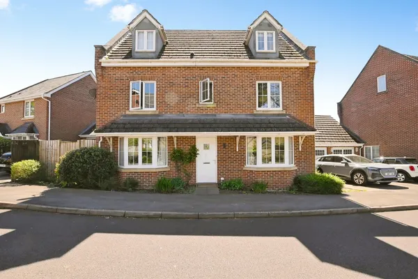 Pheasant Close, Four Marks, Alton, Ha...