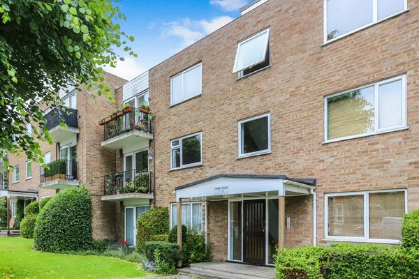 Priory Court, Hitchin, SG4