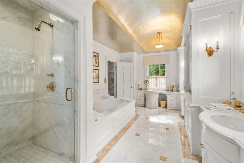188 Heath St, Brookline, MA 02467
