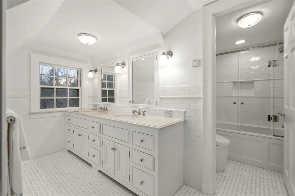 188 Heath St, Brookline, MA 02467