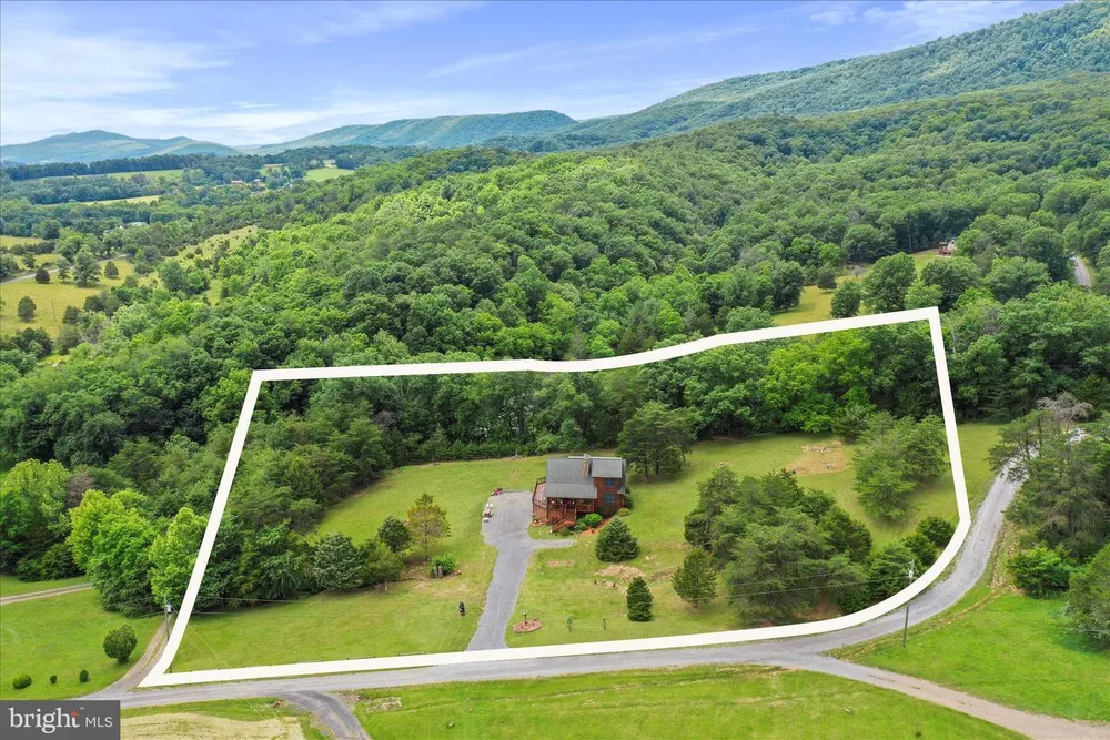 141 Rose Patch Drive, Petersburg, WV 26847