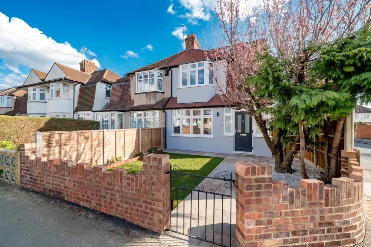 Park Avenue Hounslow TW3 photo 1
