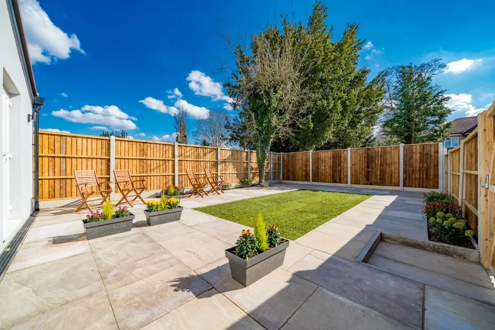 Park Avenue Hounslow TW3 photo 6