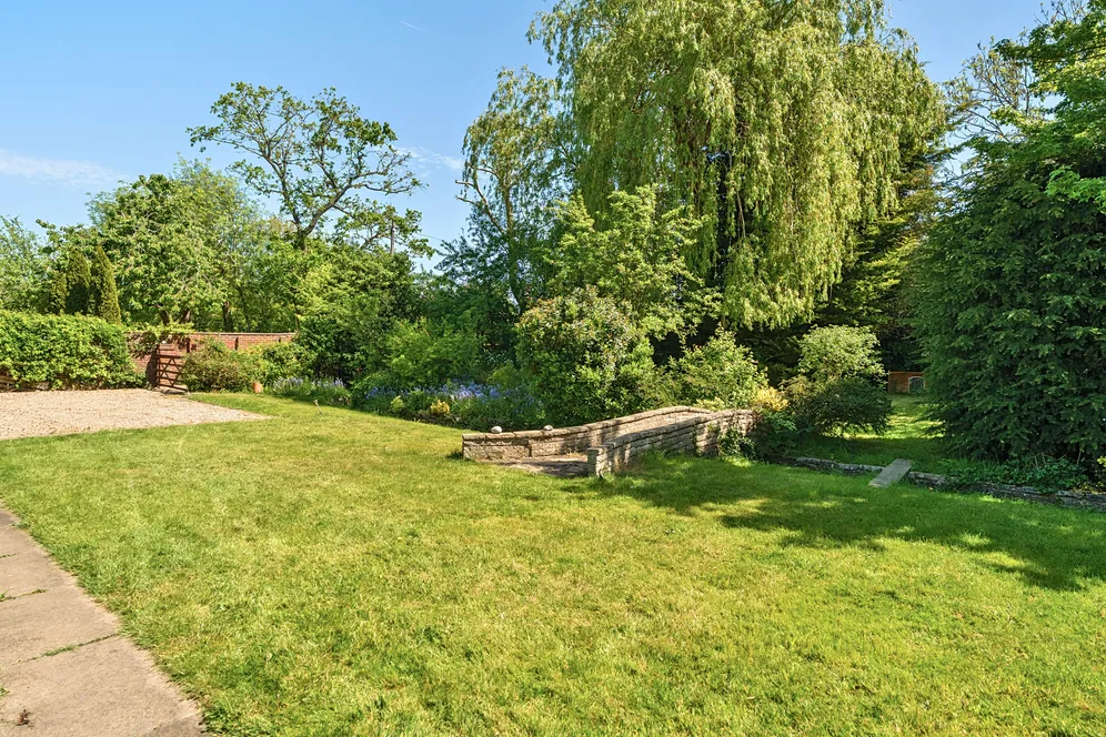 Fifield Road, Fifield, Maidenhead, SL6 photo 13