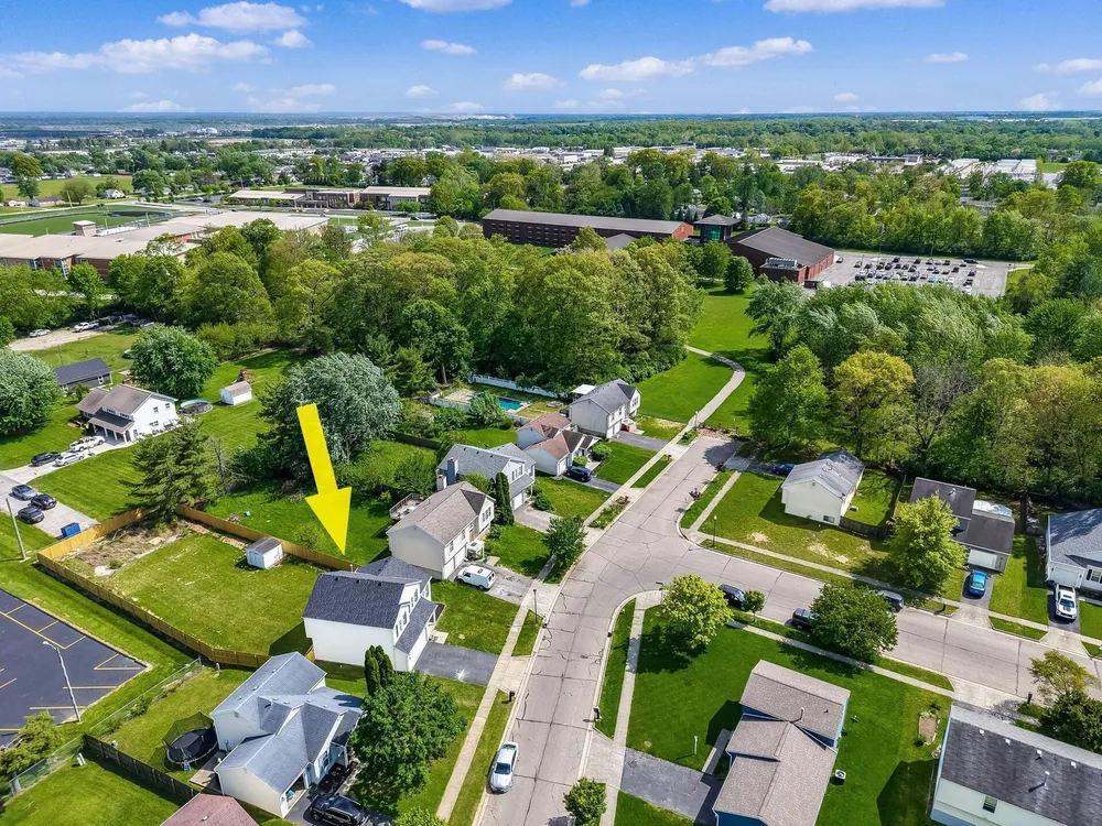 1492 Pine Wild Dr, Columbus, OH 43223