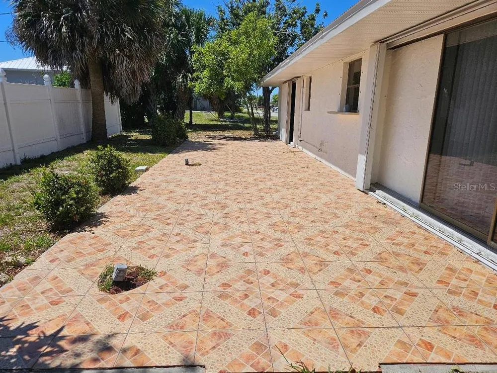 355 Spring Lake Blvd NW, Port Charlotte, FL 33952