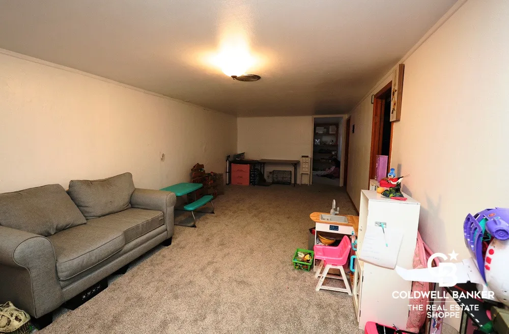 109 W Johnson St, Garden City, KS 67846