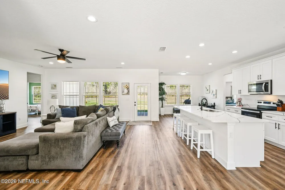 5012 Laurel St, Middleburg, FL 32068