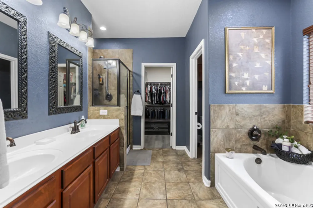 201 Kensington Dr, Cibolo, TX 78108