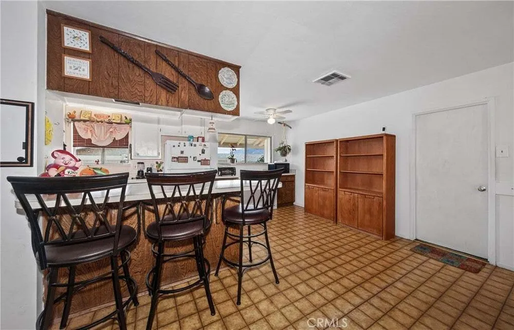 1193 W King St, Banning, CA 92220