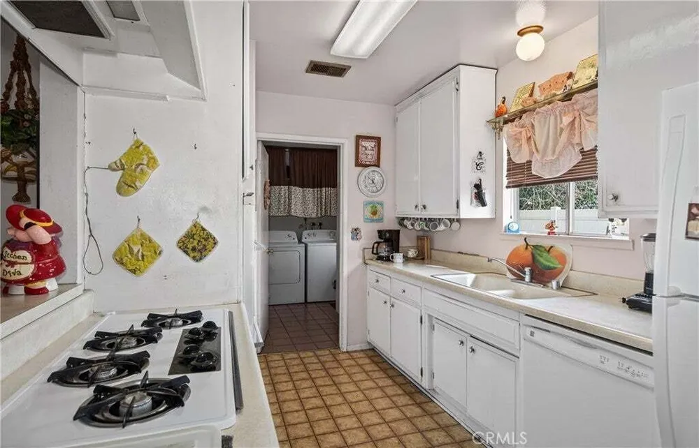 1193 W King St, Banning, CA 92220